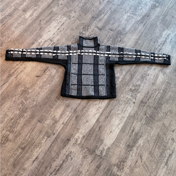 Club Monaco WOOL Chic Black and Gray Plaid Sweater - Picture 9 of 9